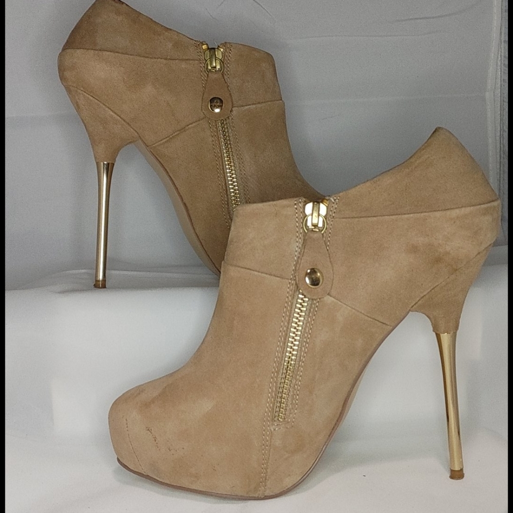 Obsession Rules Size 7 Zipper Booties